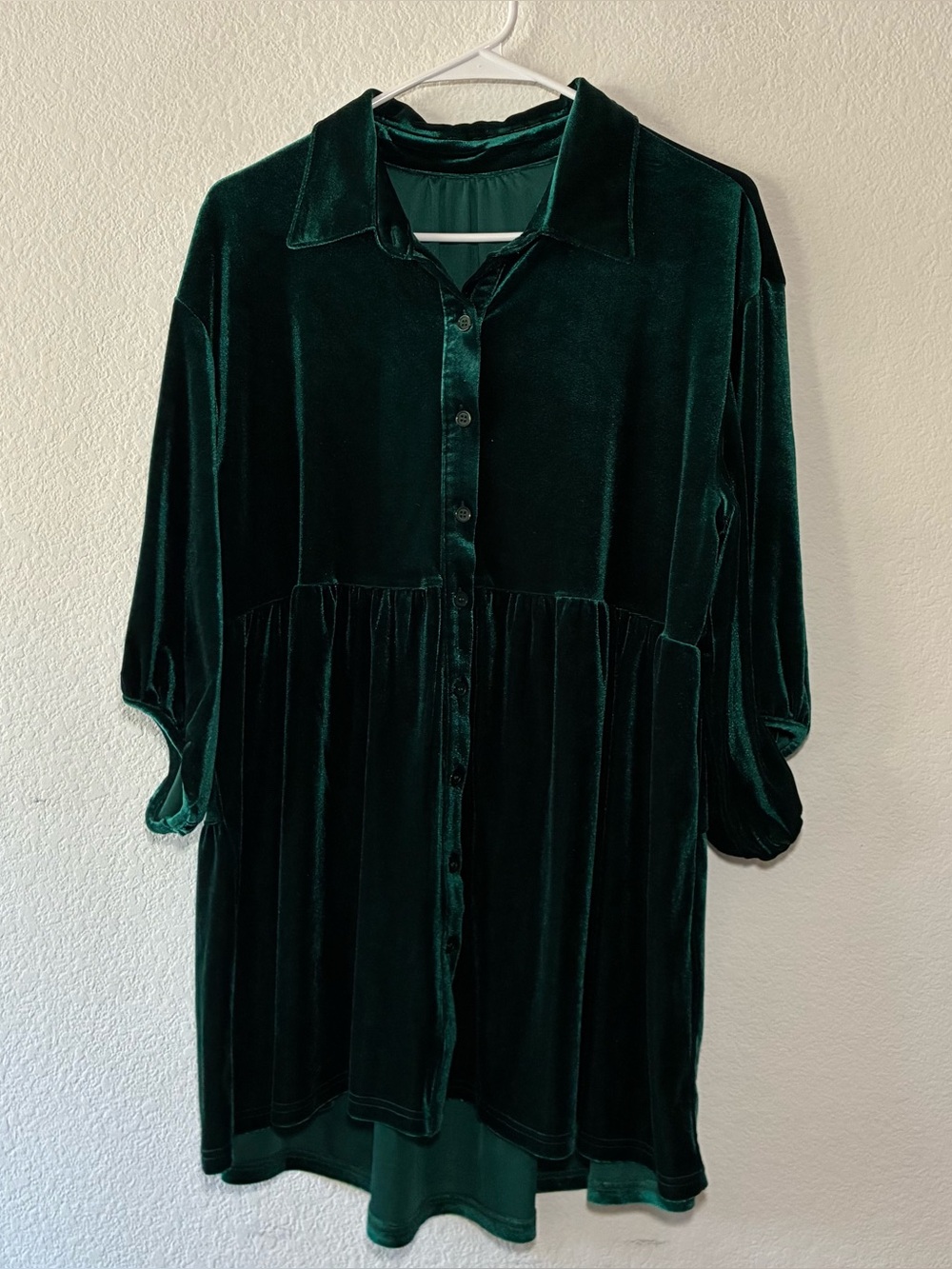 DARK GREEN VELVET BUTTON DOWN HIGH LOW HEM TUNIC. LARGE